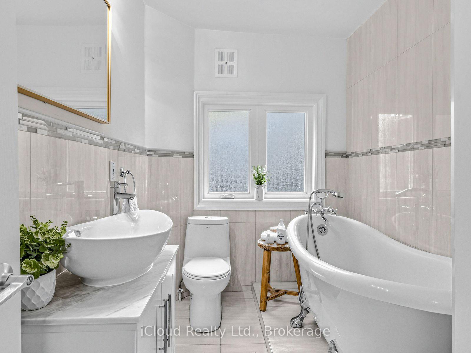 Photo 34 of 54 Arundel Avenue, Toronto, Playter Estates-Danforth — HOMEH