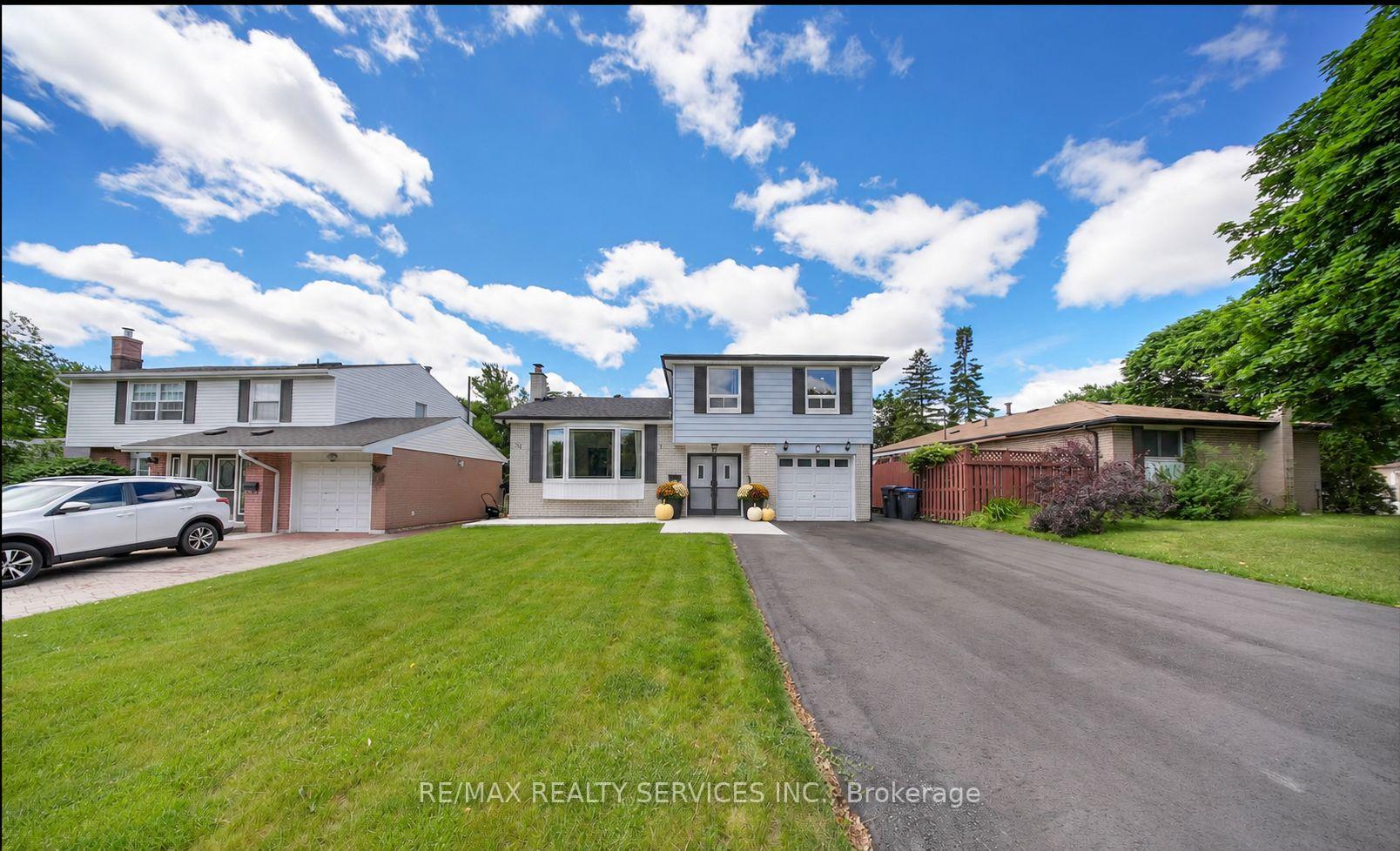 Photo 2 of 41 Brookland Drive, Brampton, Bram West — HOMEH