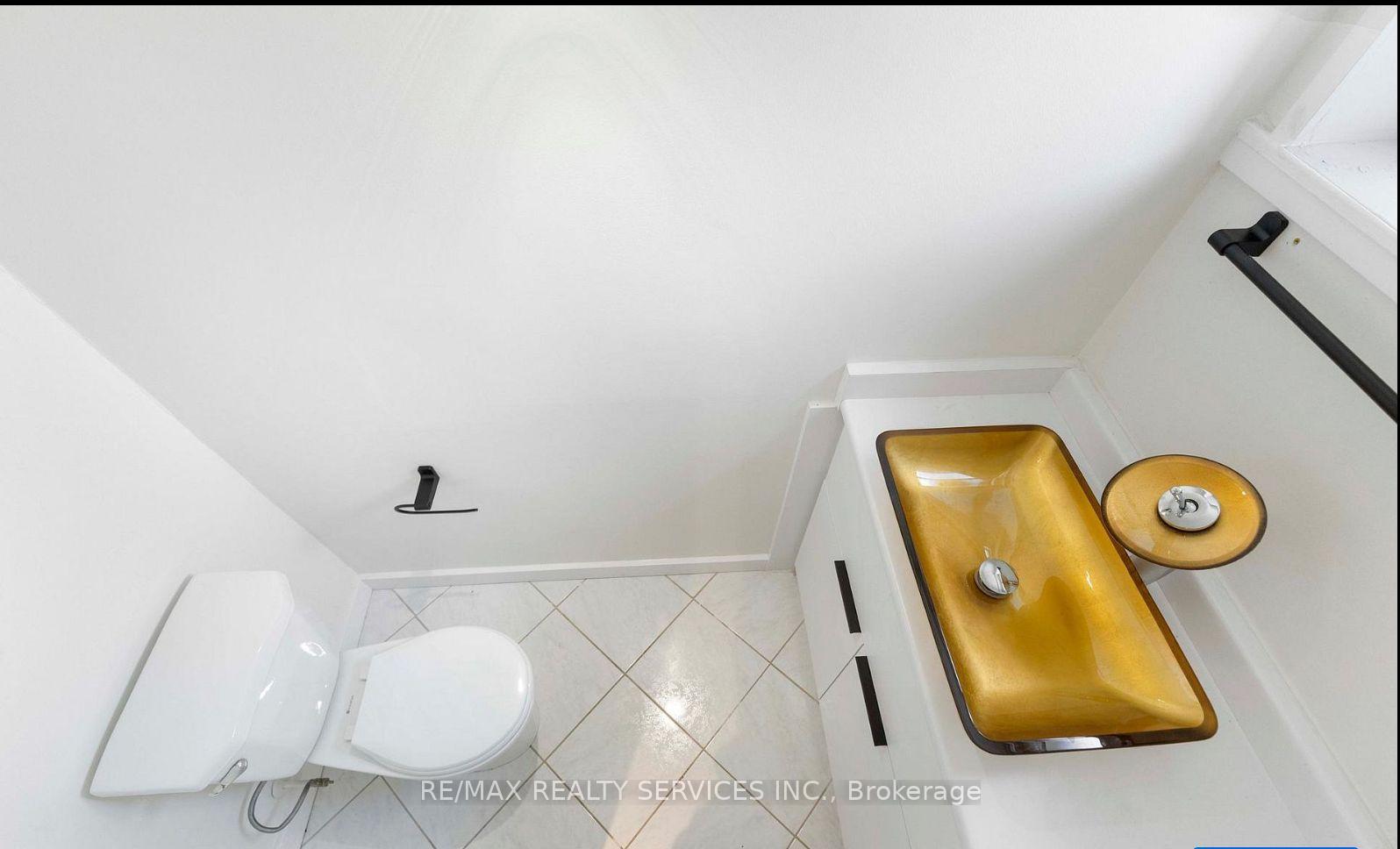 Photo 10 of 41 Brookland Drive, Brampton, Bram West — HOMEH