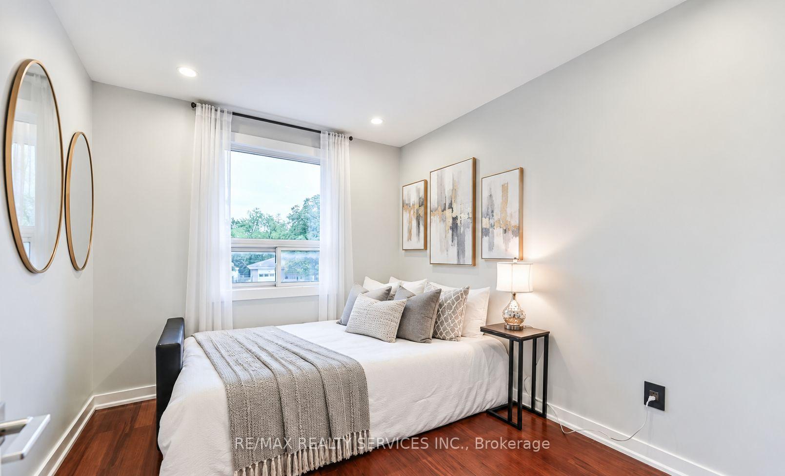 Photo 14 of 41 Brookland Drive, Brampton, Bram West — HOMEH