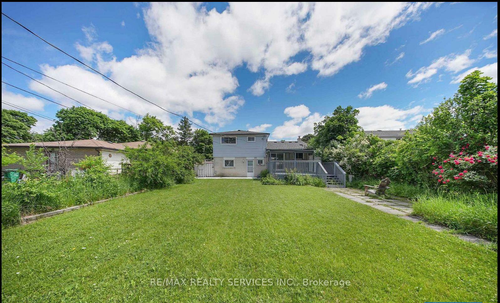 Photo 22 of 41 Brookland Drive, Brampton, Bram West — HOMEH