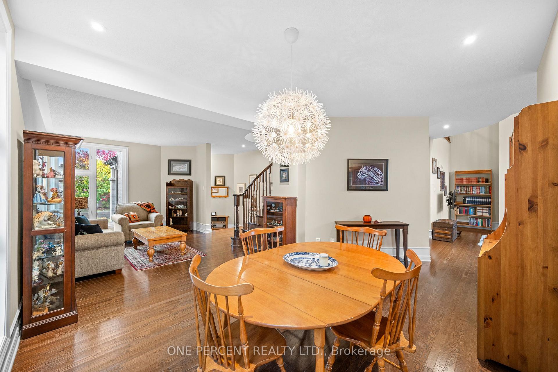 Photo 10 of 324 Rosina Way, Ottawa, Riverside South/Gloucester Glen — HOMEH