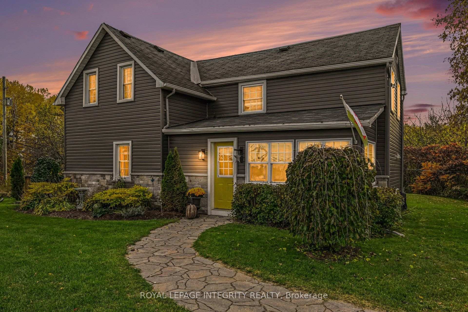 Photo 1 of 27 Cobus Road, Renfrew, Renfrew — HOMEH