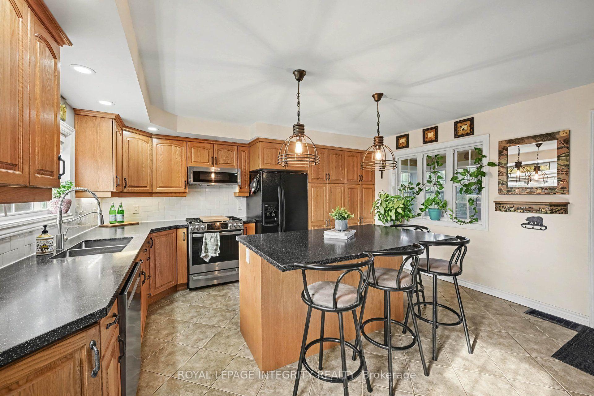 Photo 11 of 27 Cobus Road, Renfrew, Renfrew — HOMEH