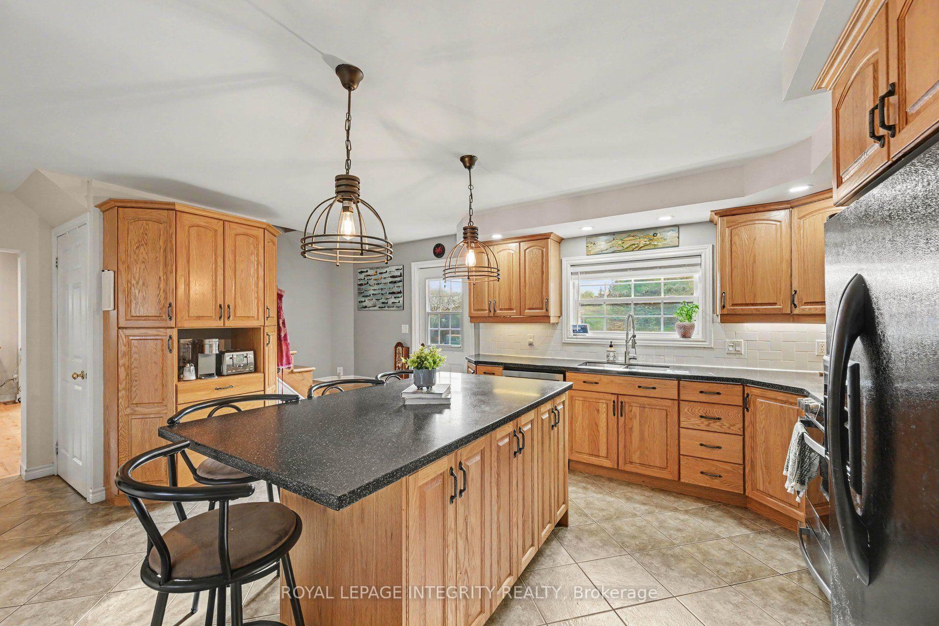 Photo 12 of 27 Cobus Road, Renfrew, Renfrew — HOMEH