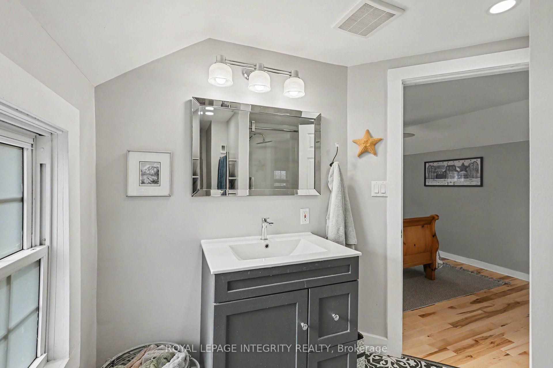 Photo 25 of 27 Cobus Road, Renfrew, Renfrew — HOMEH