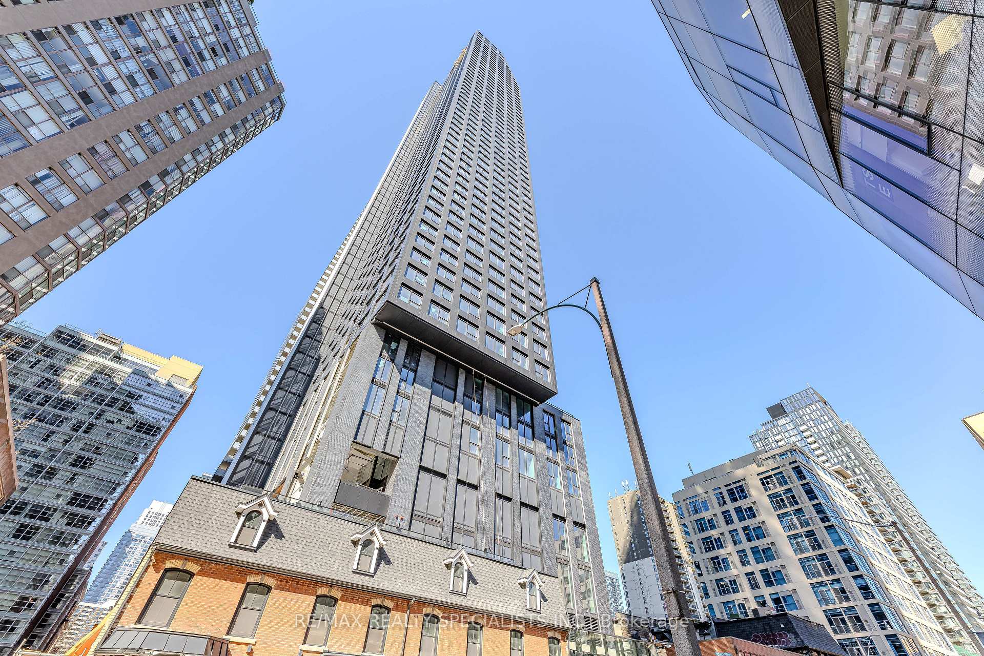 Photo 4 of Unit 3702, 8 Wellesley Street W, Toronto, Bay Street Corridor — HOMEH