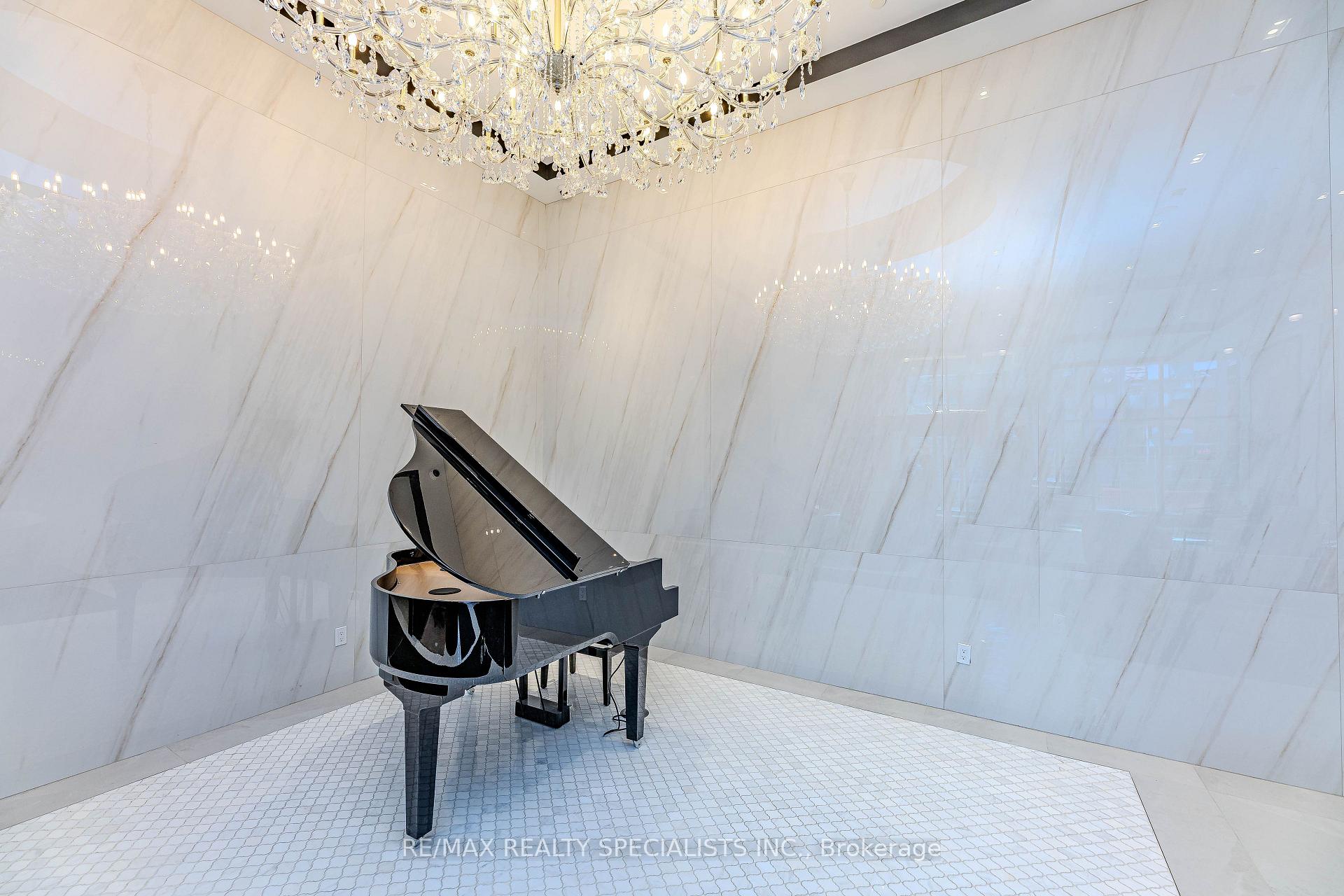 Photo 11 of Unit 3702, 8 Wellesley Street W, Toronto, Bay Street Corridor — HOMEH
