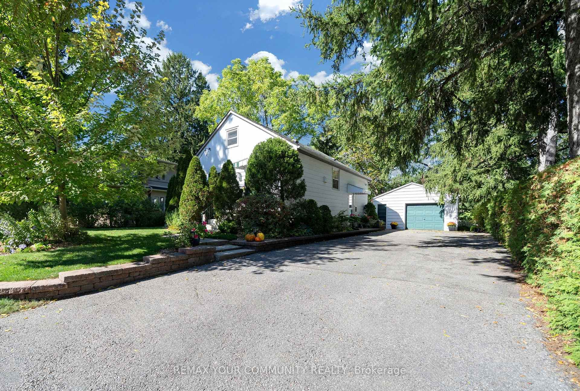Photo 1 of 223 Richmond Street, Richmond Hill, Mill Pond — HOMEH