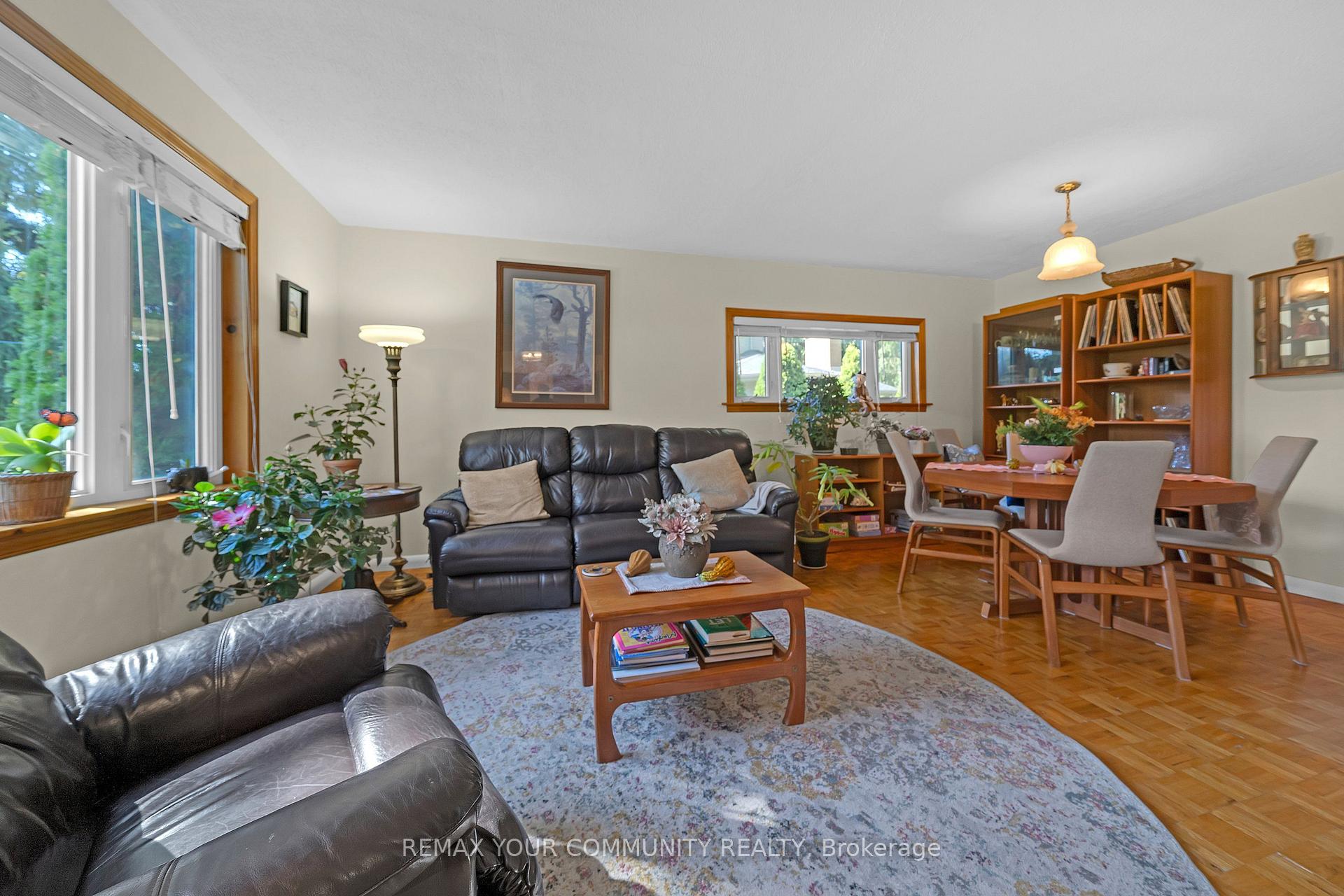 Photo 8 of 223 Richmond Street, Richmond Hill, Mill Pond — HOMEH