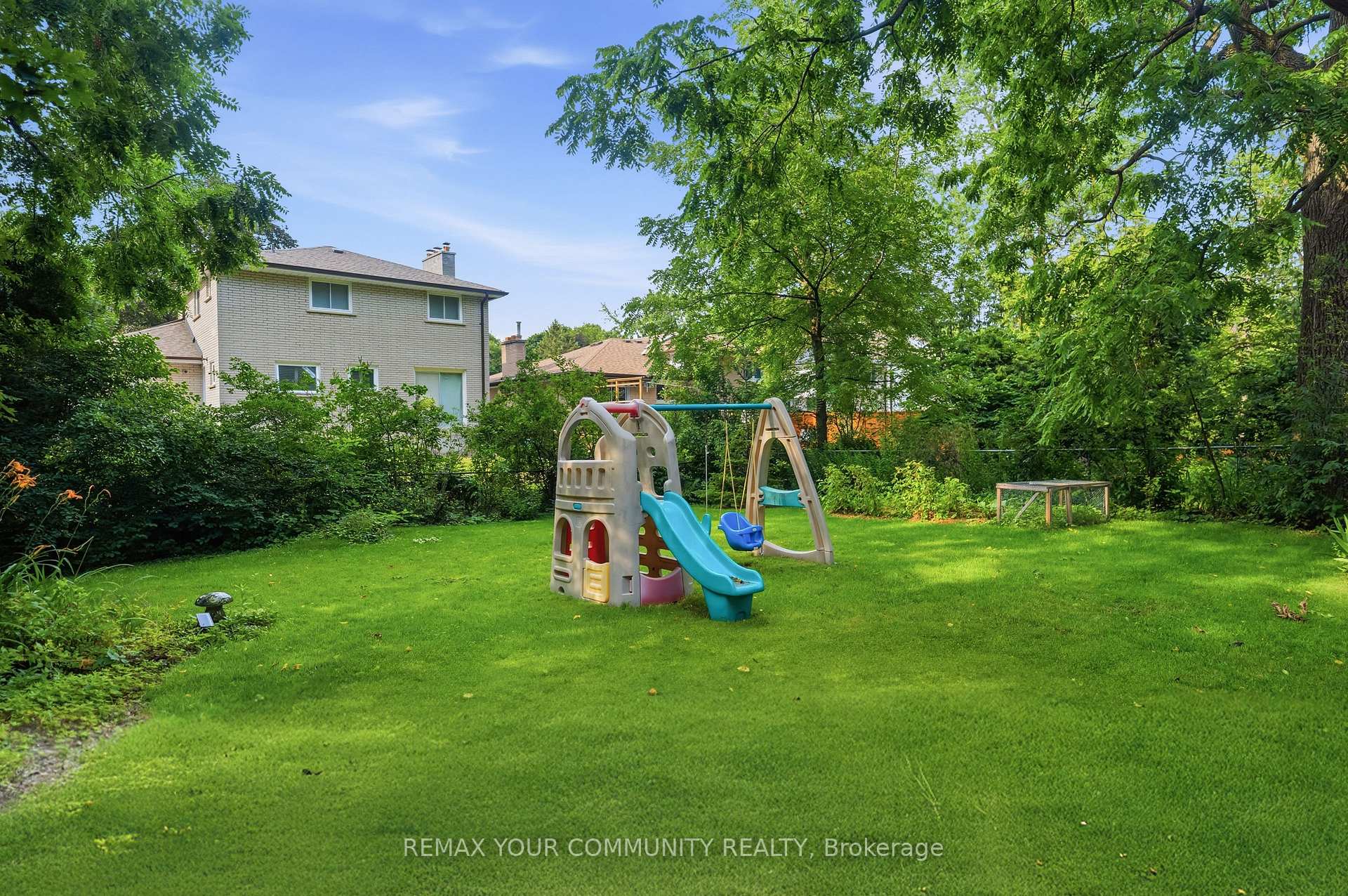 Photo 31 of 223 Richmond Street, Richmond Hill, Mill Pond — HOMEH