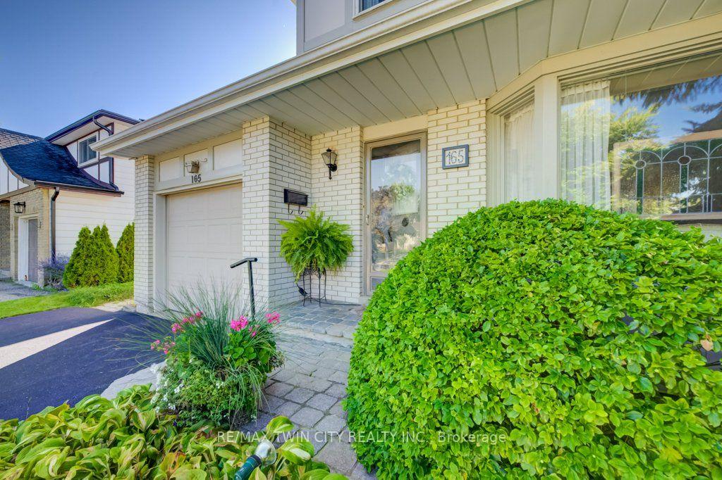 Photo 3 of 165 Mcgarry Drive, Kitchener, Forest Heights — HOMEH