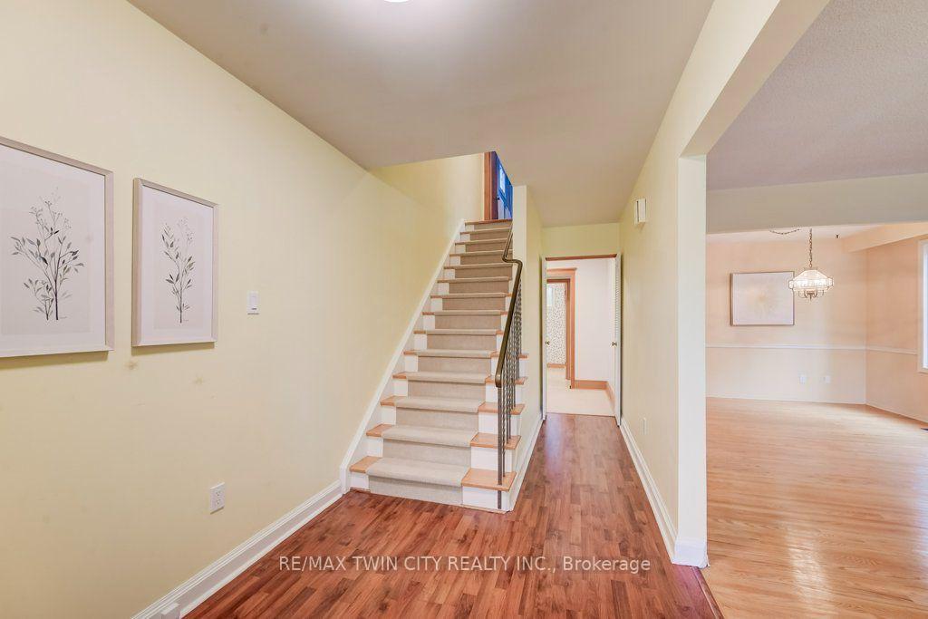 Photo 5 of 165 Mcgarry Drive, Kitchener, Forest Heights — HOMEH