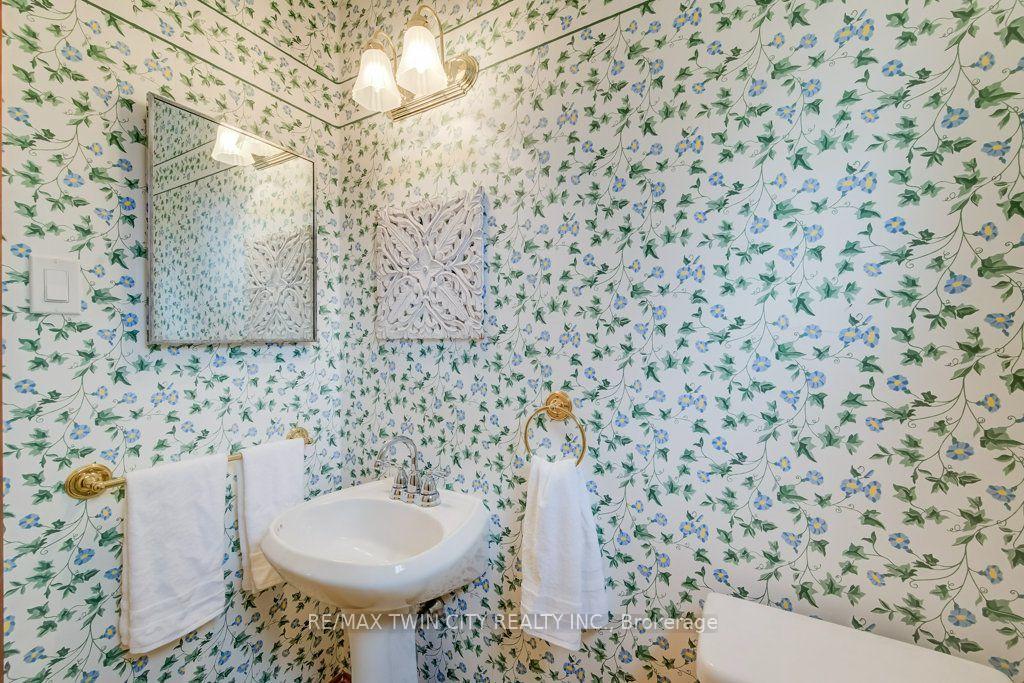 Photo 17 of 165 Mcgarry Drive, Kitchener, Forest Heights — HOMEH