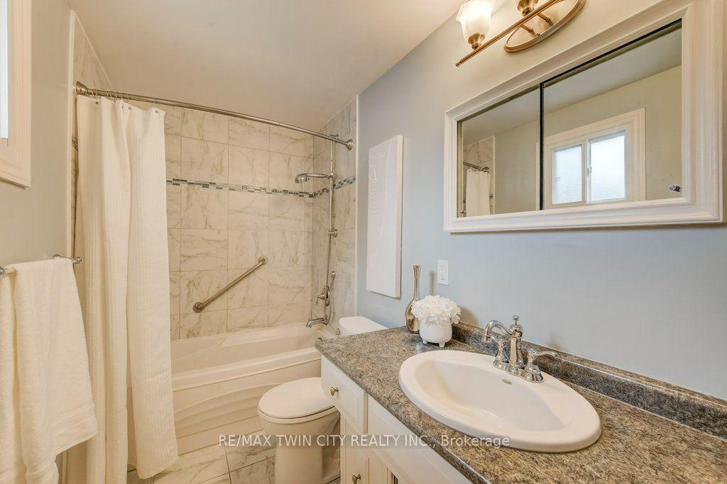 Photo 26 of 165 Mcgarry Drive, Kitchener, Forest Heights — HOMEH
