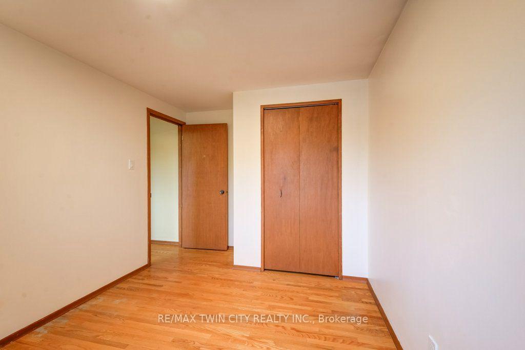 Photo 32 of 165 Mcgarry Drive, Kitchener, Forest Heights — HOMEH