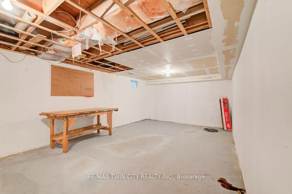 Photo 41 of 165 Mcgarry Drive, Kitchener, Forest Heights — HOMEH