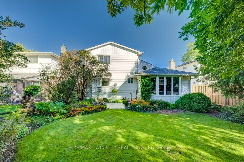 Photo 44 of 165 Mcgarry Drive, Kitchener, Forest Heights — HOMEH