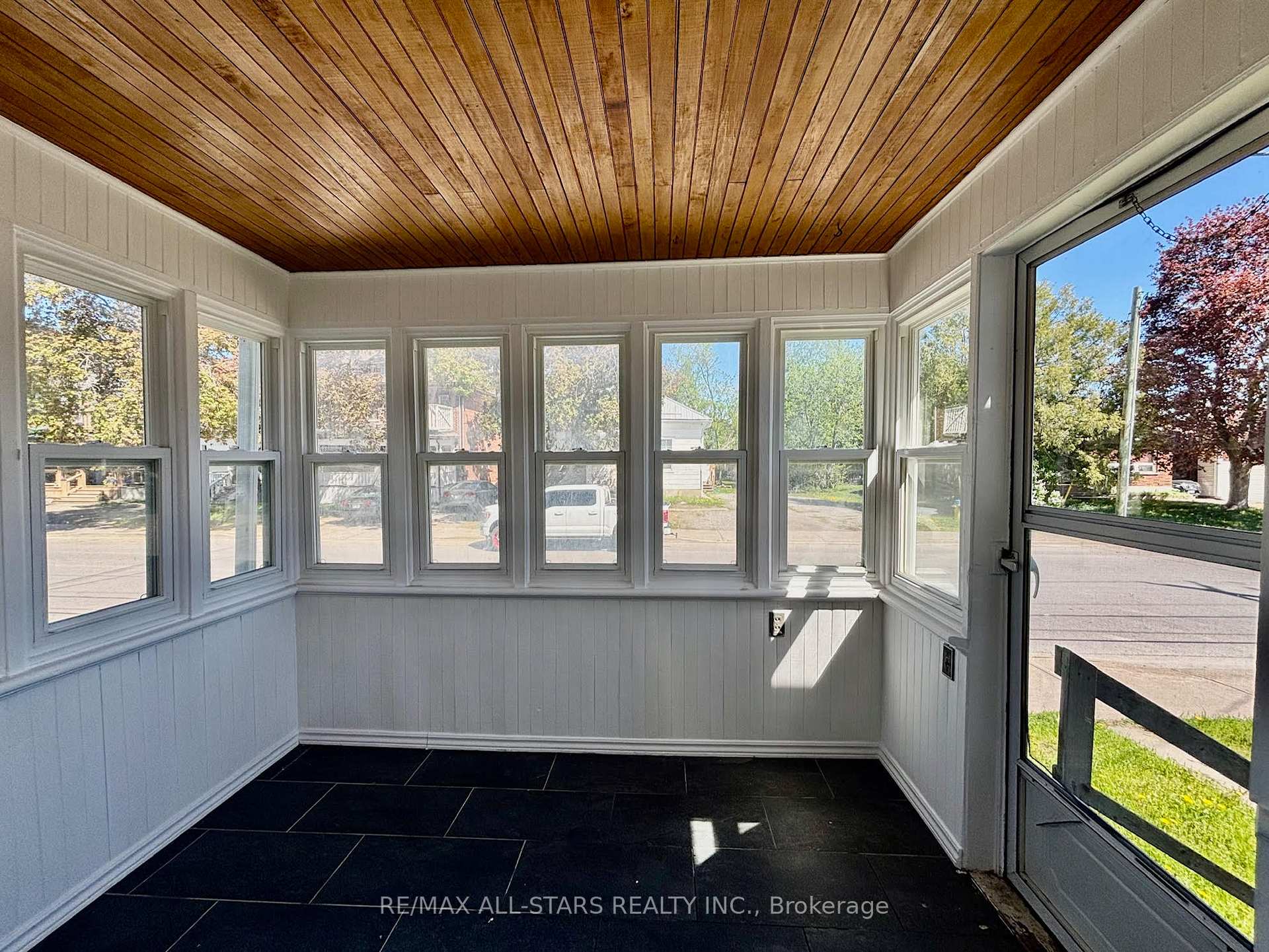 Photo of 81 Durham Street W