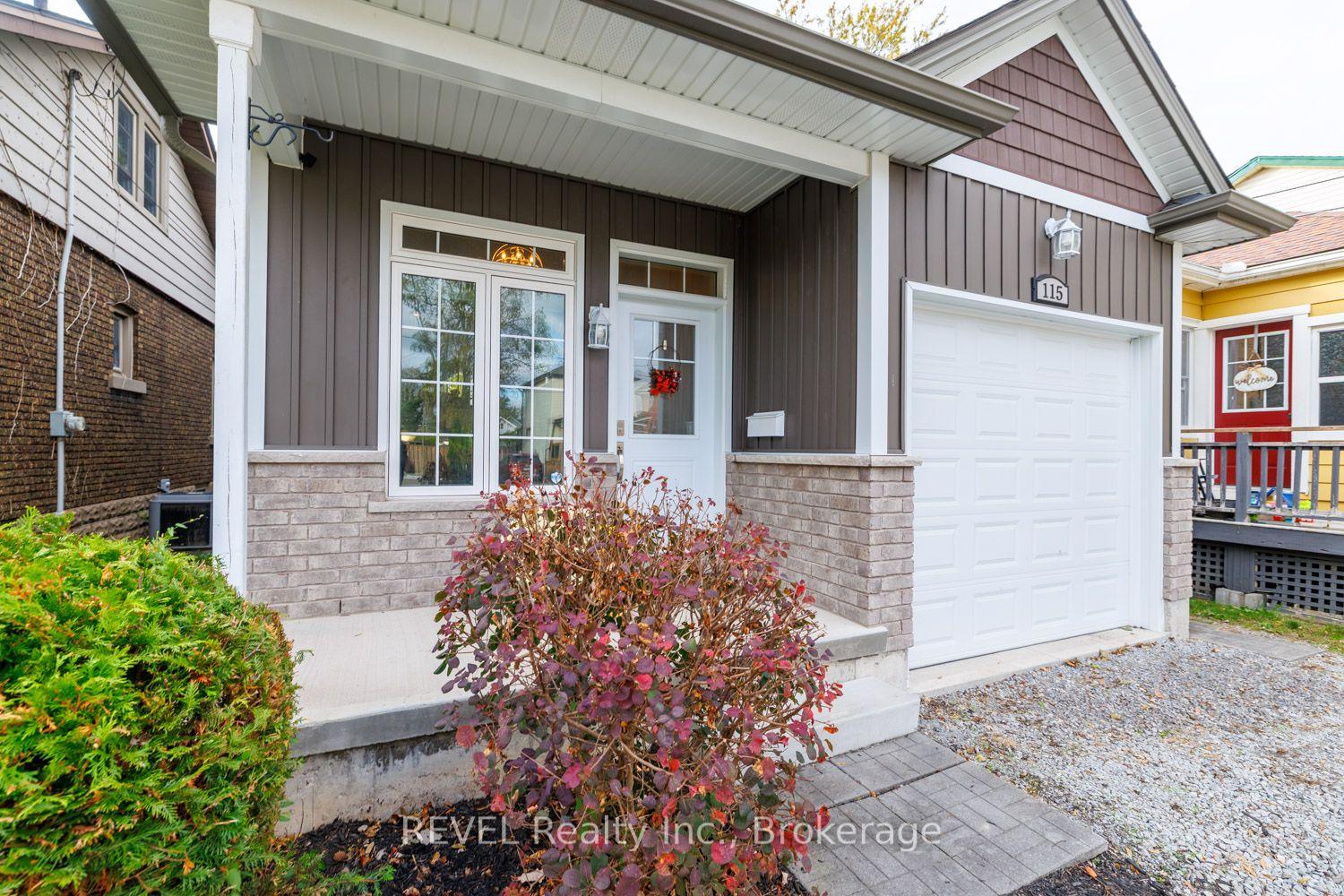 Photo 3 of 115 Oakland Avenue, Welland, Broadway — HOMEH
