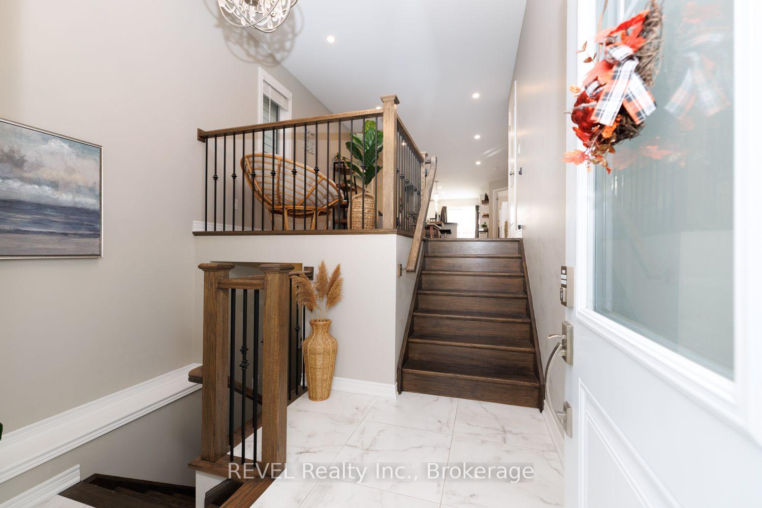 Photo 5 of 115 Oakland Avenue, Welland, Broadway — HOMEH
