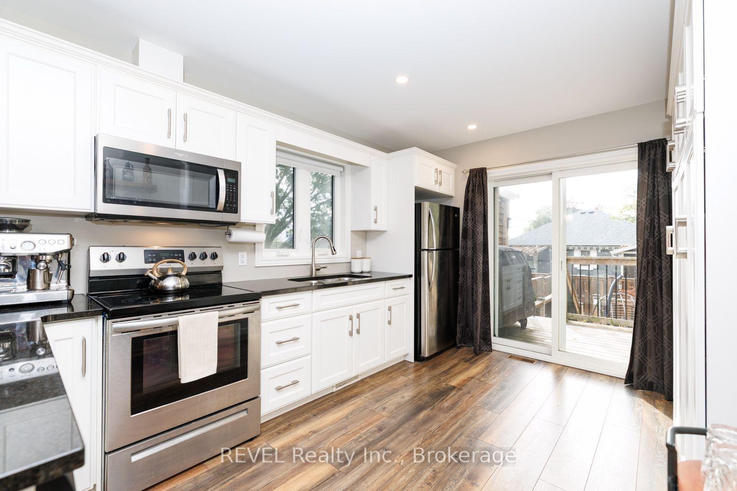 Photo 13 of 115 Oakland Avenue, Welland, Broadway — HOMEH