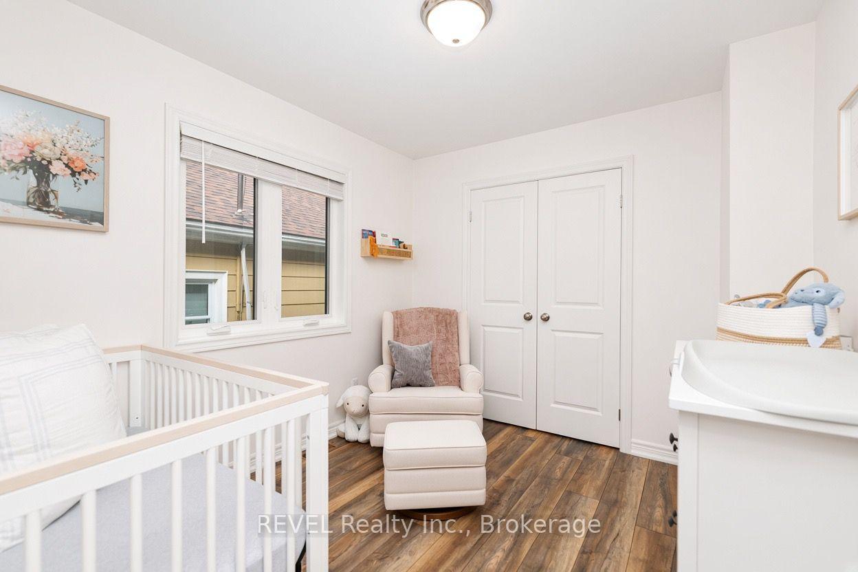 Photo 21 of 115 Oakland Avenue, Welland, Broadway — HOMEH