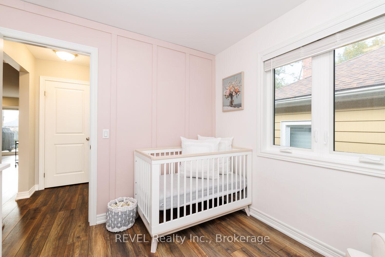 Photo 22 of 115 Oakland Avenue, Welland, Broadway — HOMEH
