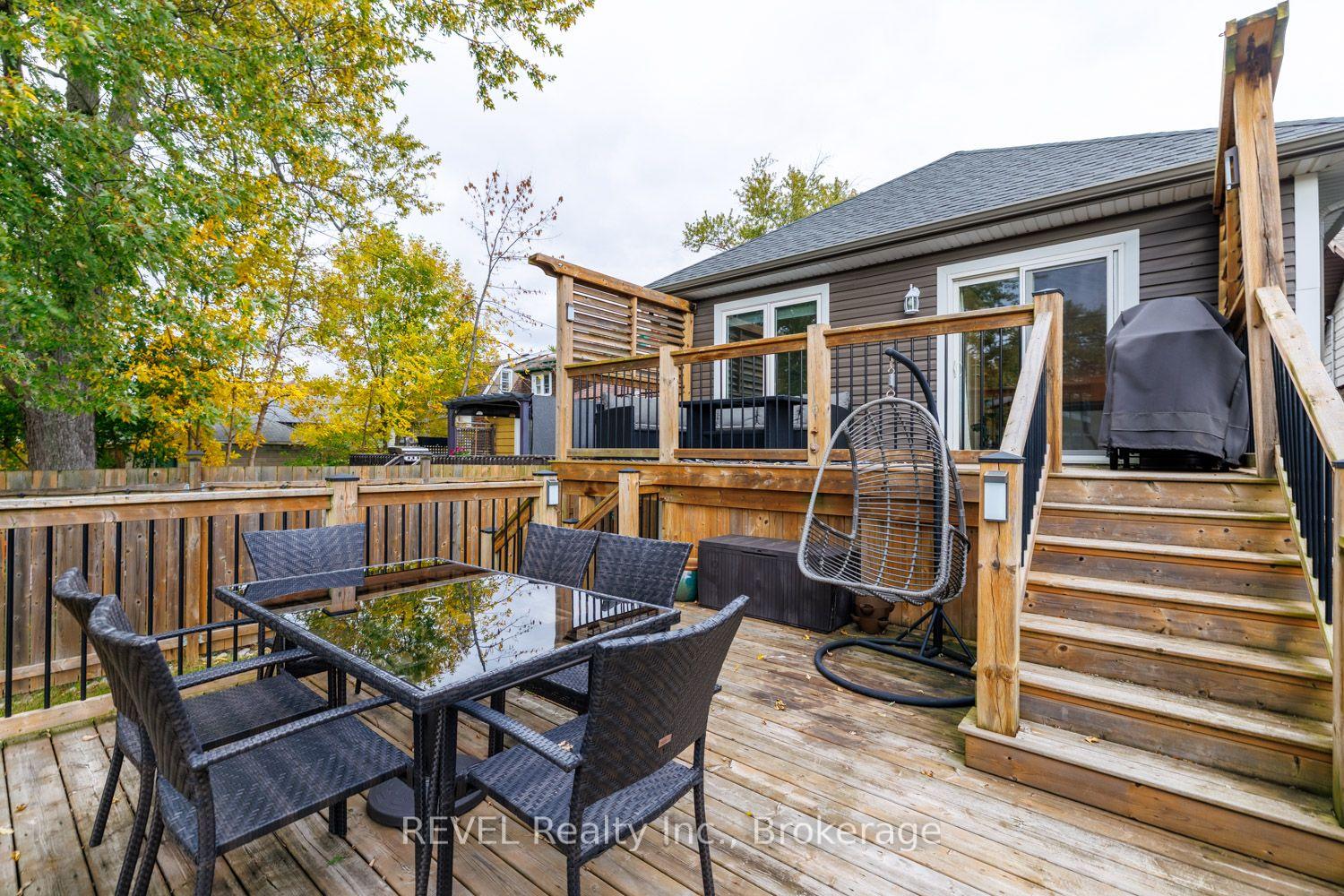 Photo 37 of 115 Oakland Avenue, Welland, Broadway — HOMEH