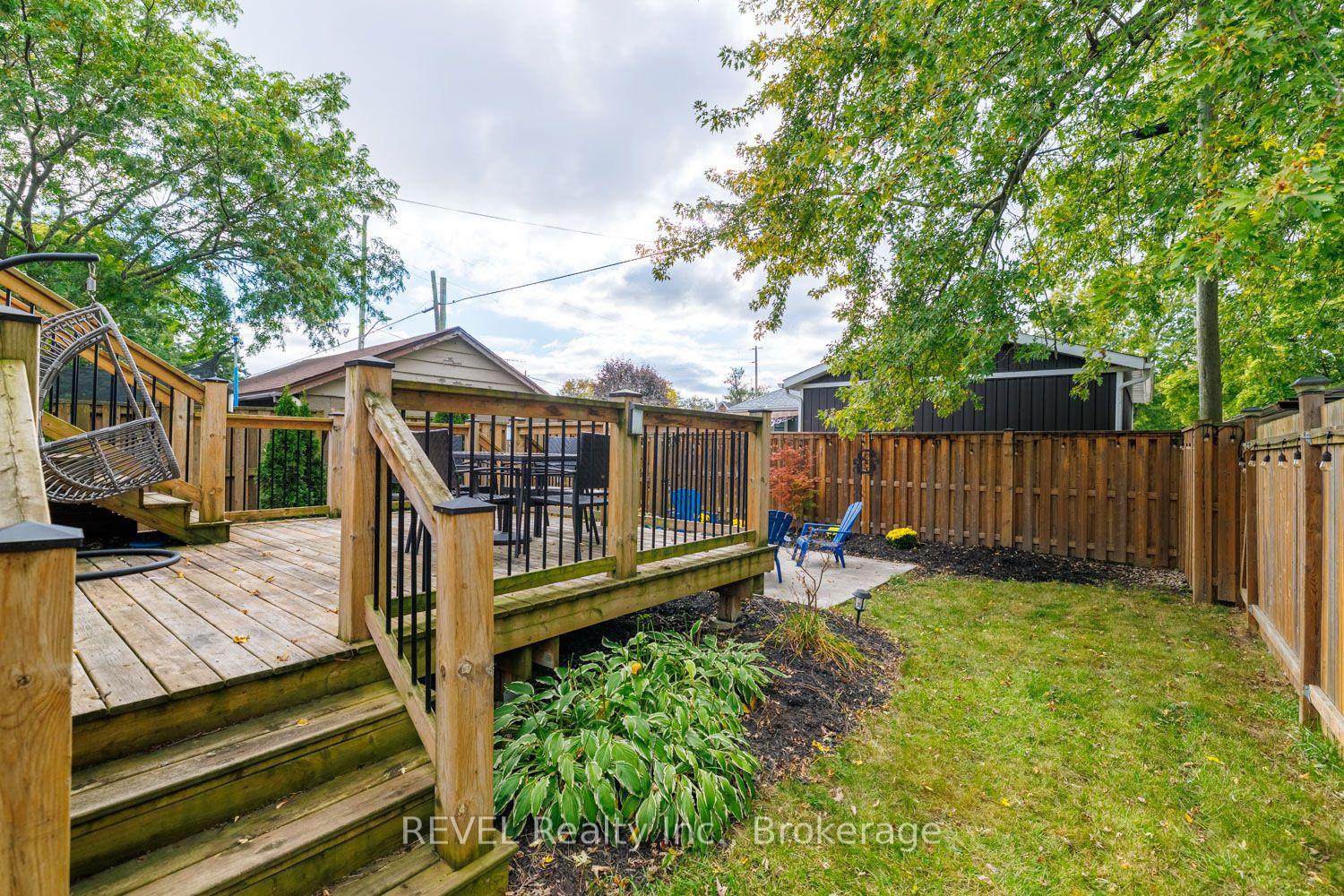 Photo 38 of 115 Oakland Avenue, Welland, Broadway — HOMEH