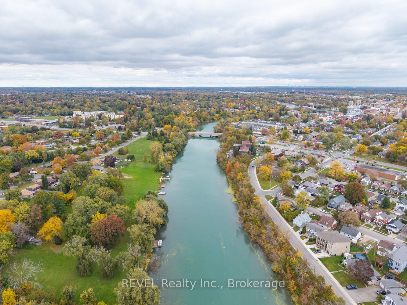 Photo 46 of 115 Oakland Avenue, Welland, Broadway — HOMEH