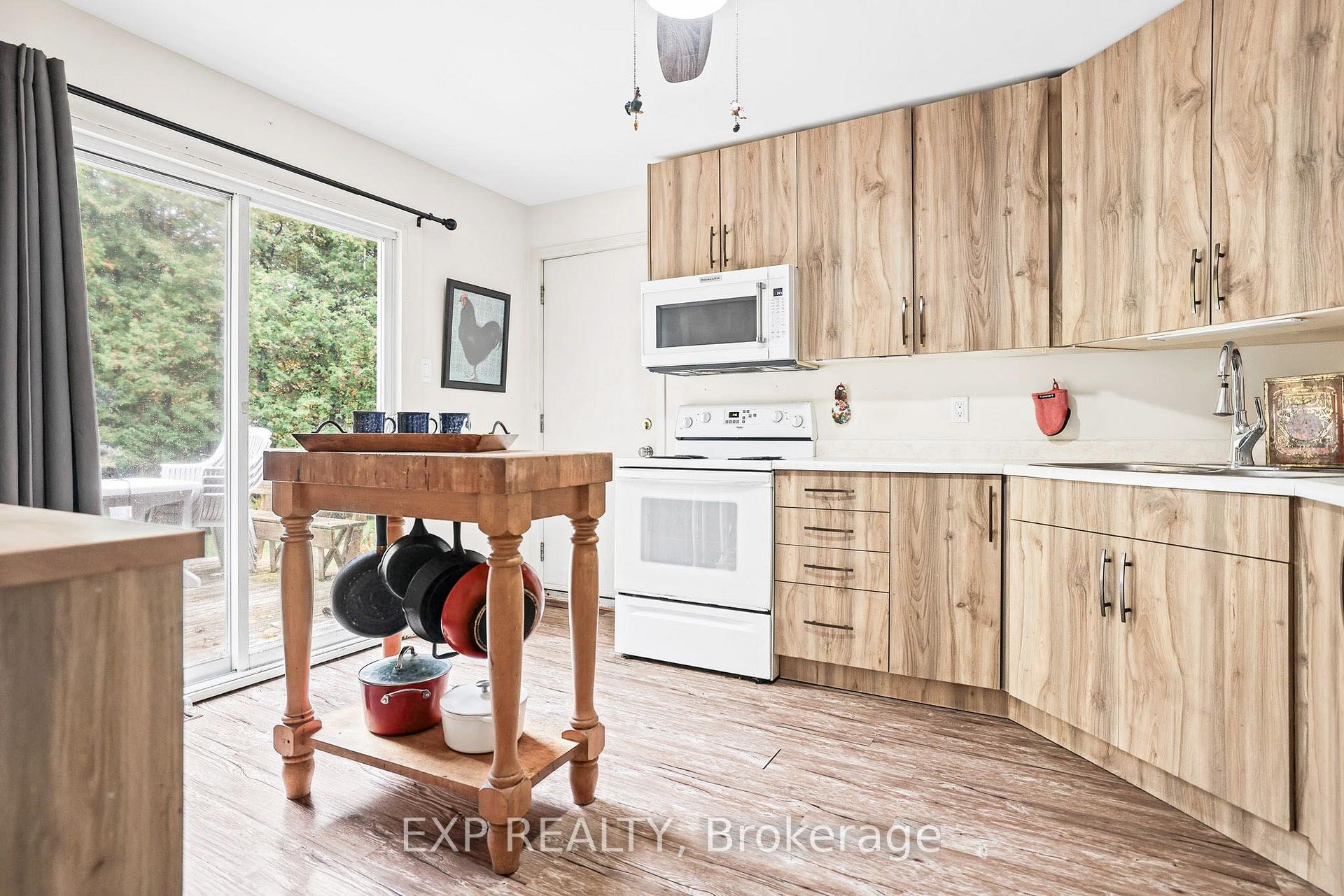 Photo 10 of 869 Rock Road, North Grenville, North Grenville Twp (Kemptville South) — HOMEH
