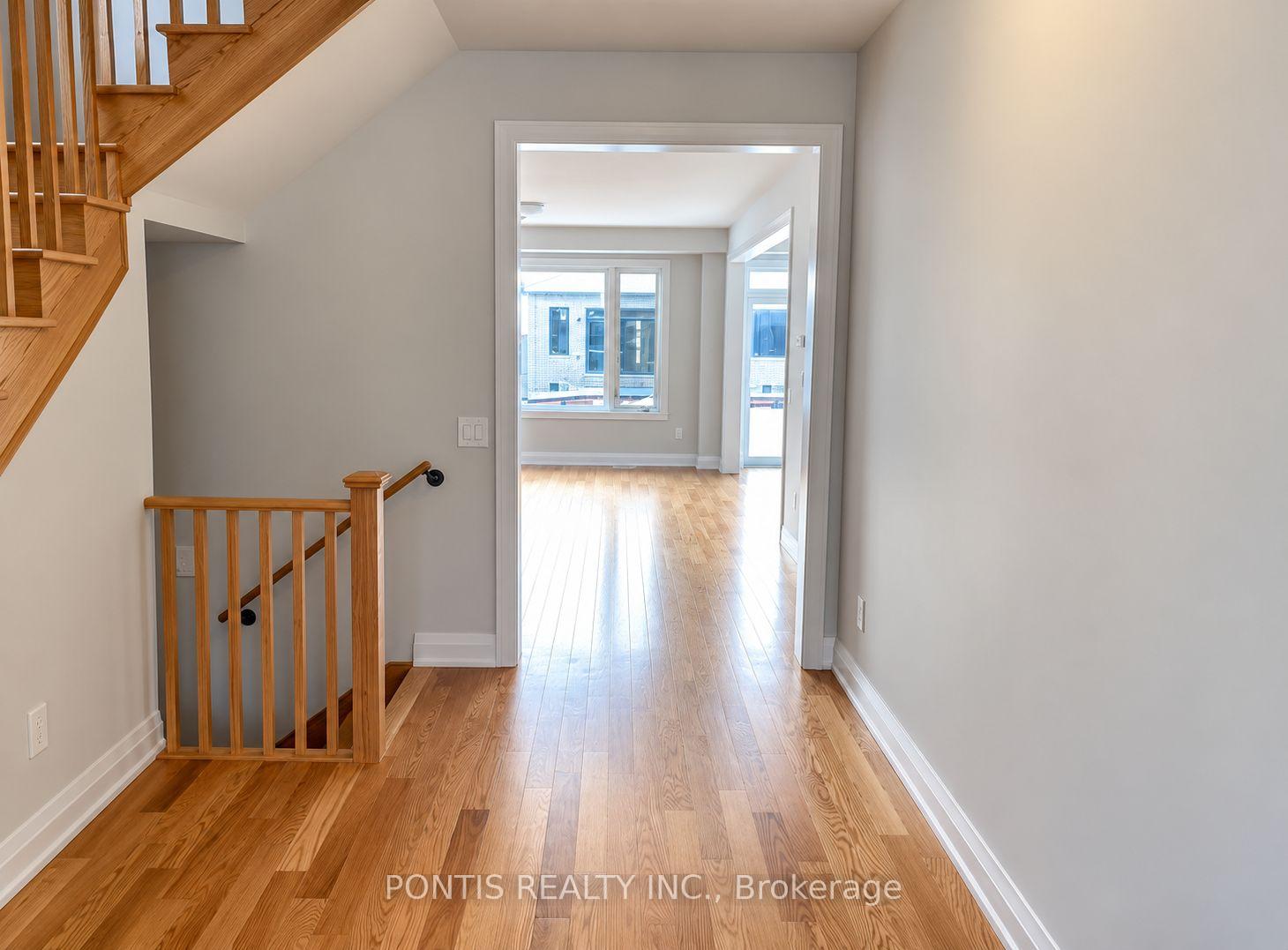 Photo 4 of 11 Corley Street, Kawartha Lakes, Lindsay — HOMEH