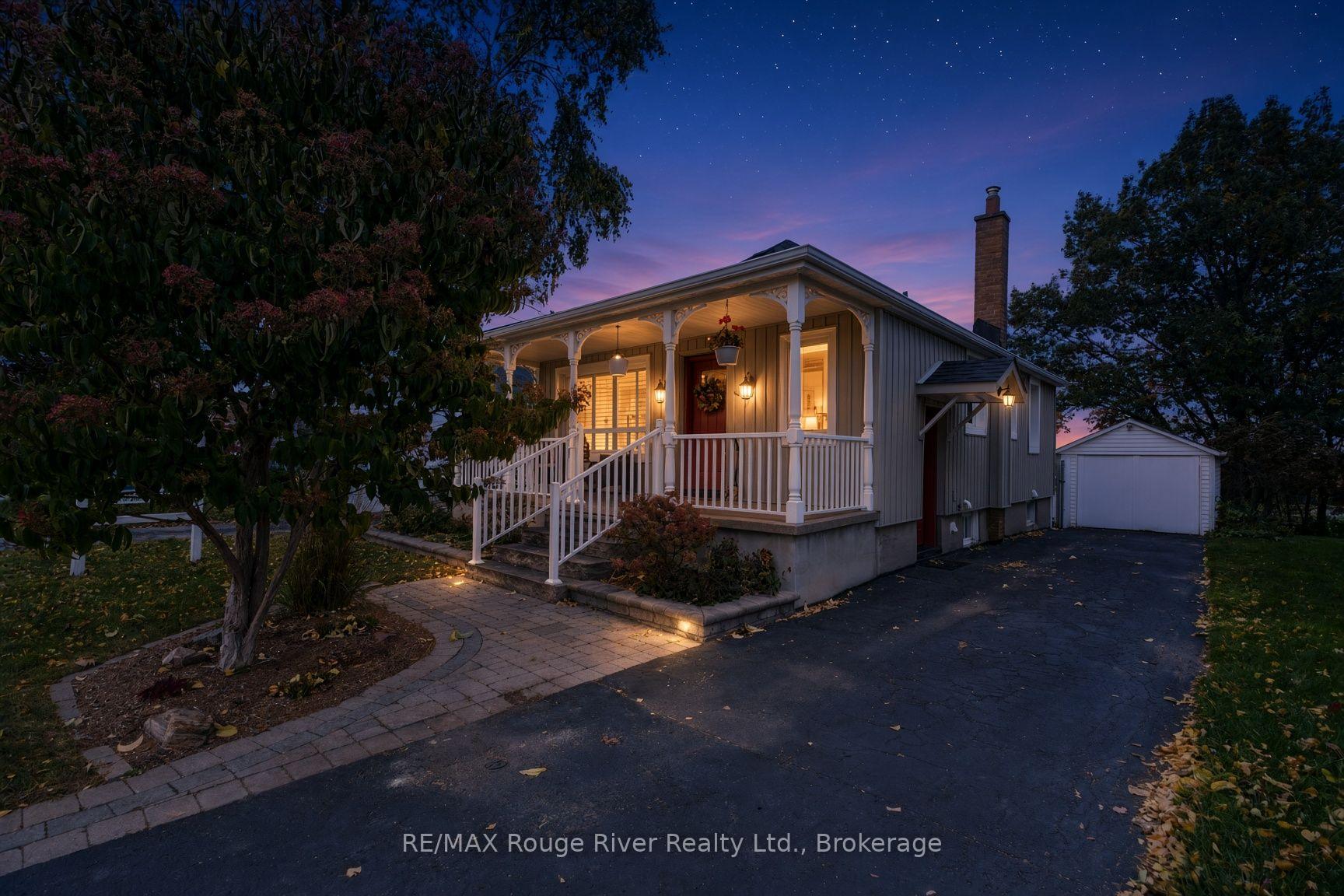 Photo 2 of 709 Athol Street, Whitby, Downtown Whitby — HOMEH