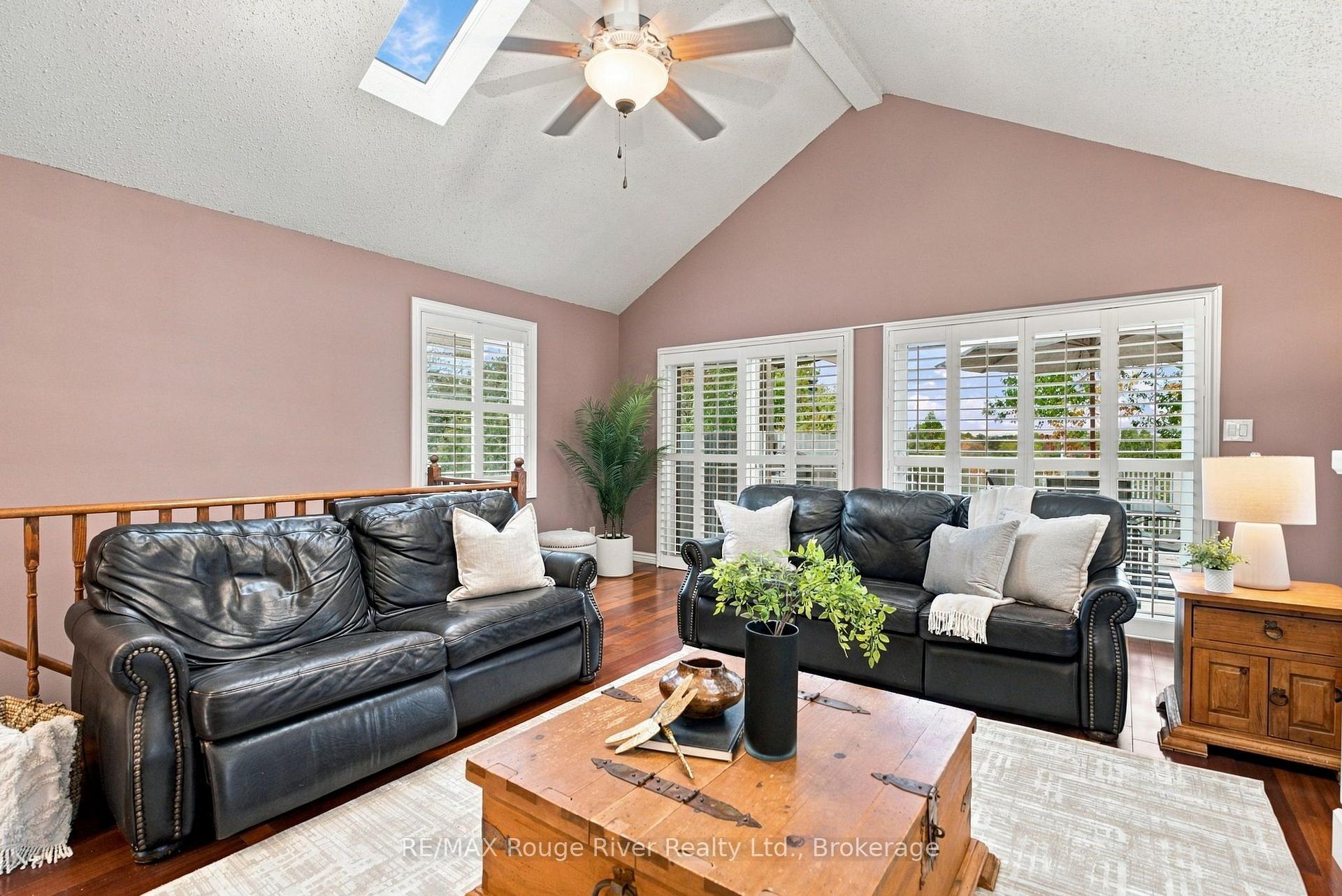 Photo 4 of 709 Athol Street, Whitby, Downtown Whitby — HOMEH