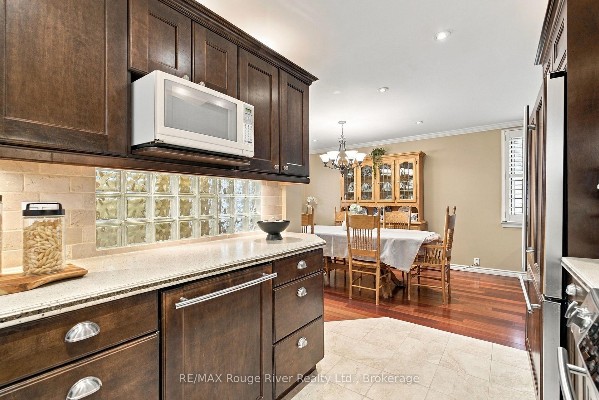 Photo 10 of 709 Athol Street, Whitby, Downtown Whitby — HOMEH