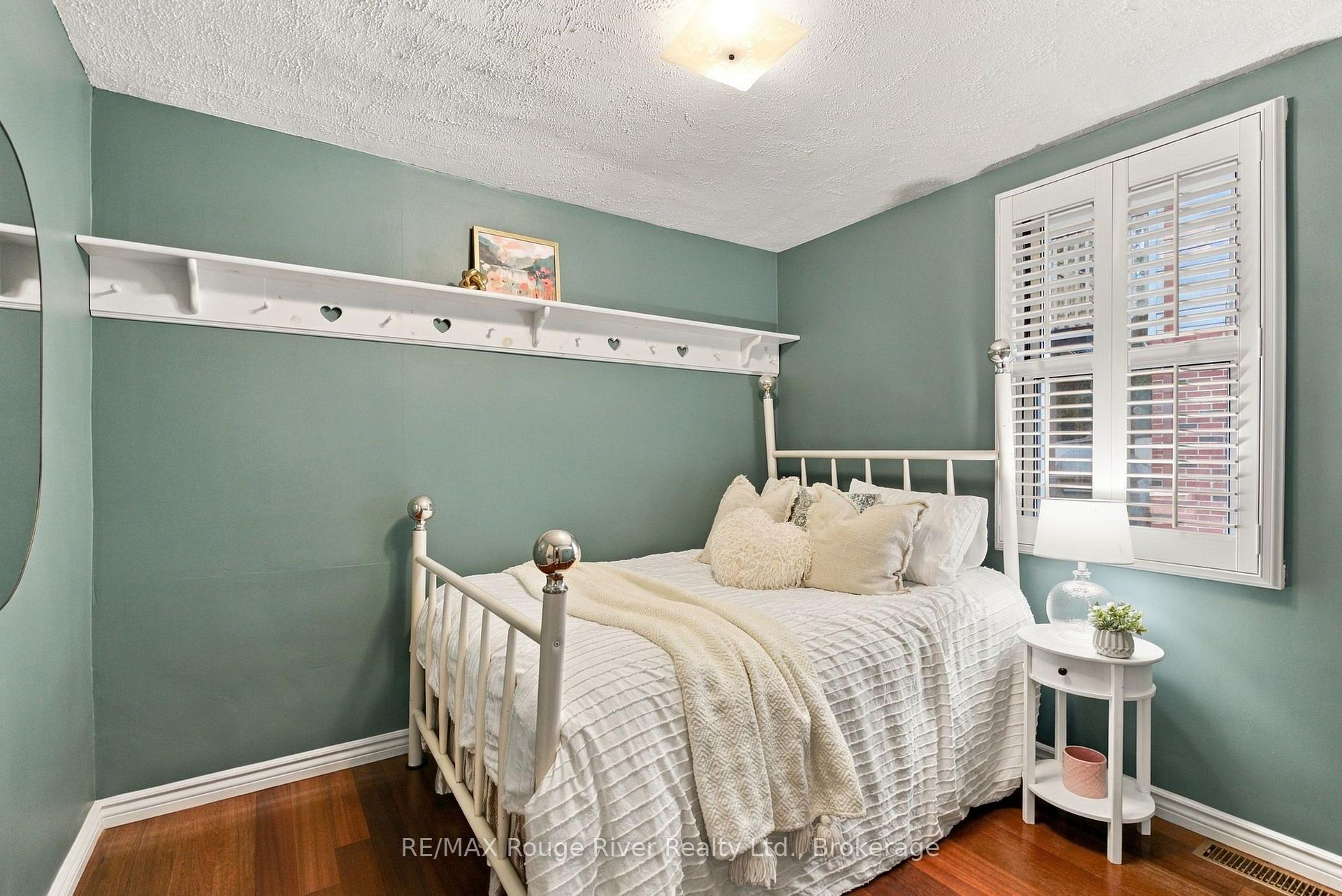 Photo 16 of 709 Athol Street, Whitby, Downtown Whitby — HOMEH