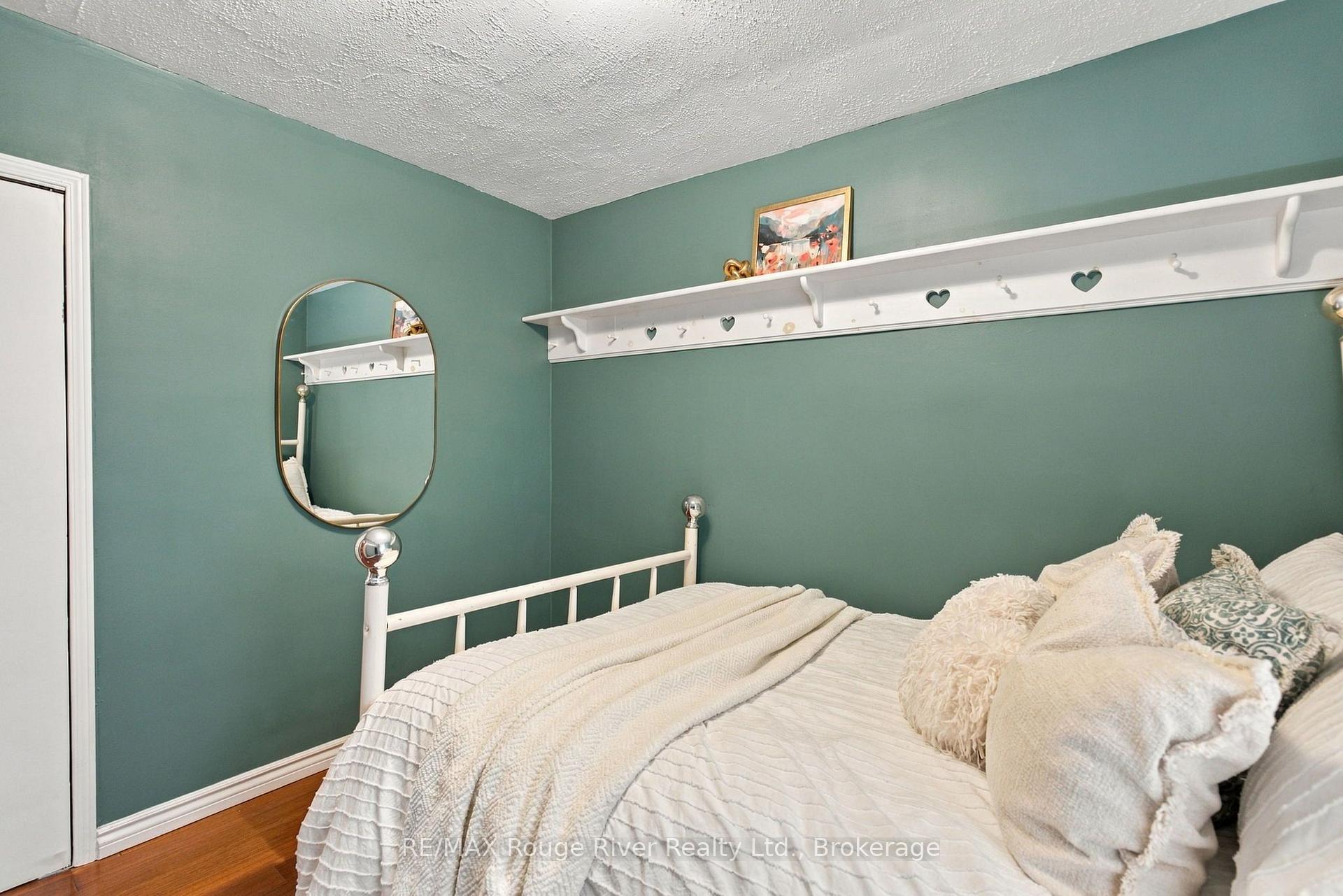 Photo 17 of 709 Athol Street, Whitby, Downtown Whitby — HOMEH