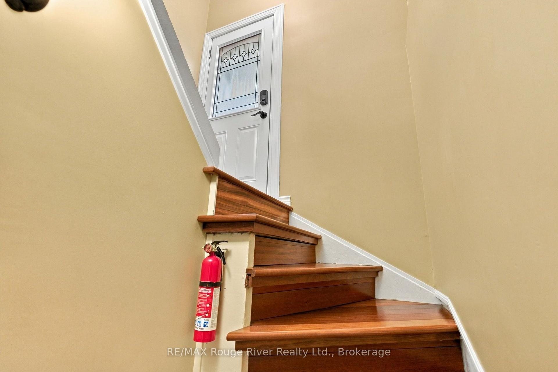 Photo 19 of 709 Athol Street, Whitby, Downtown Whitby — HOMEH
