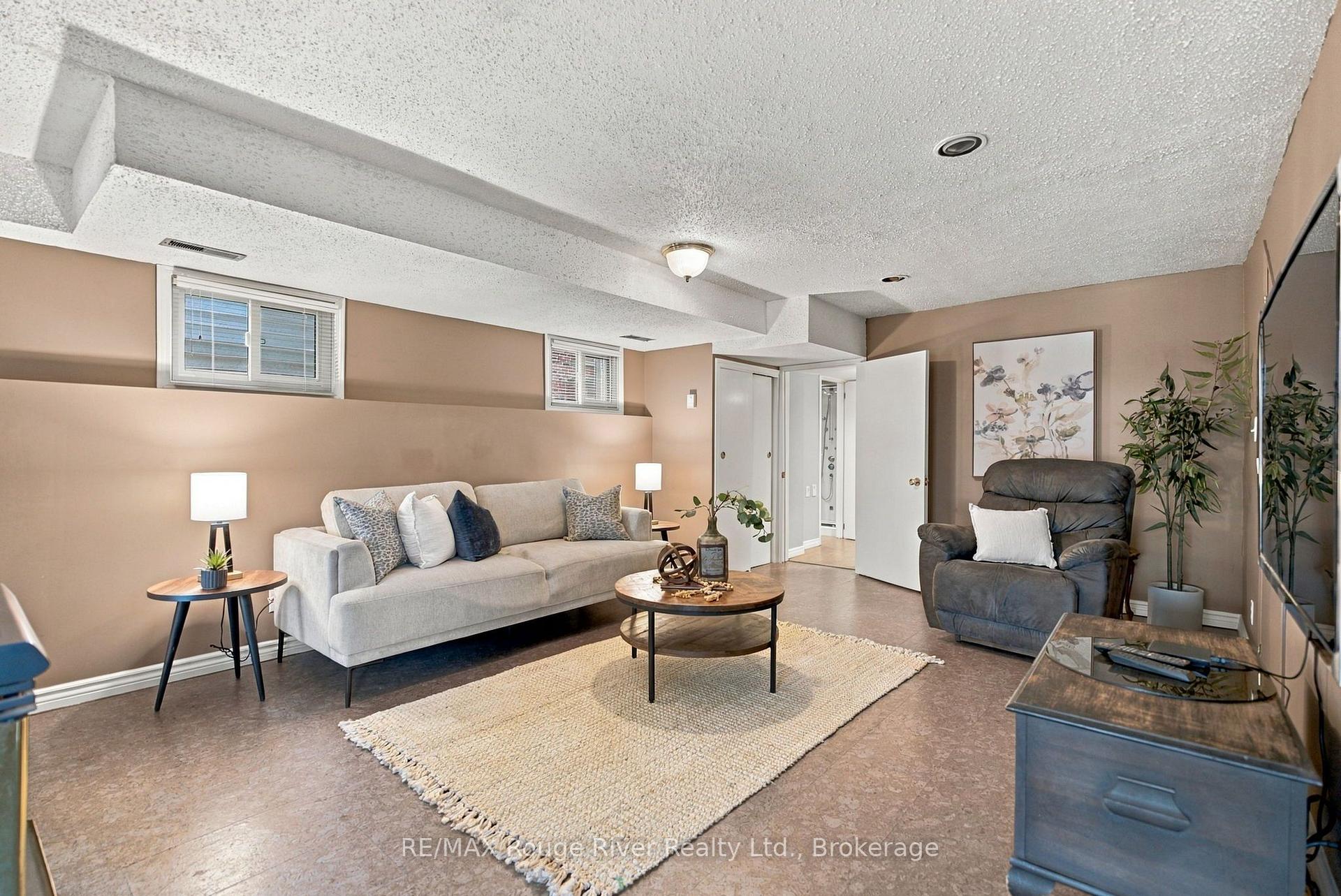 Photo 20 of 709 Athol Street, Whitby, Downtown Whitby — HOMEH