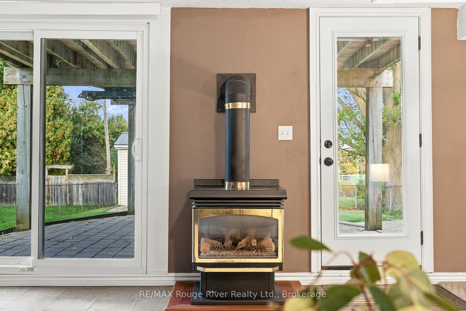 Photo 22 of 709 Athol Street, Whitby, Downtown Whitby — HOMEH