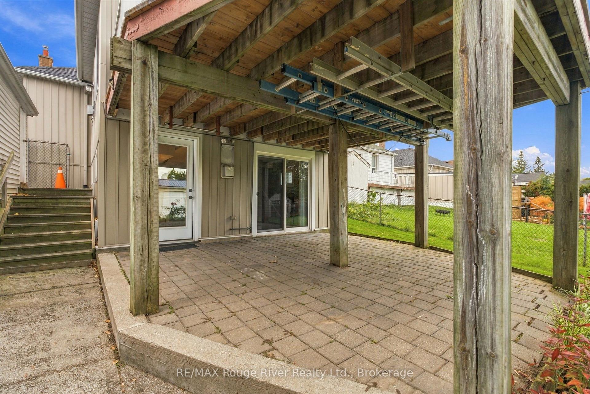 Photo 35 of 709 Athol Street, Whitby, Downtown Whitby — HOMEH