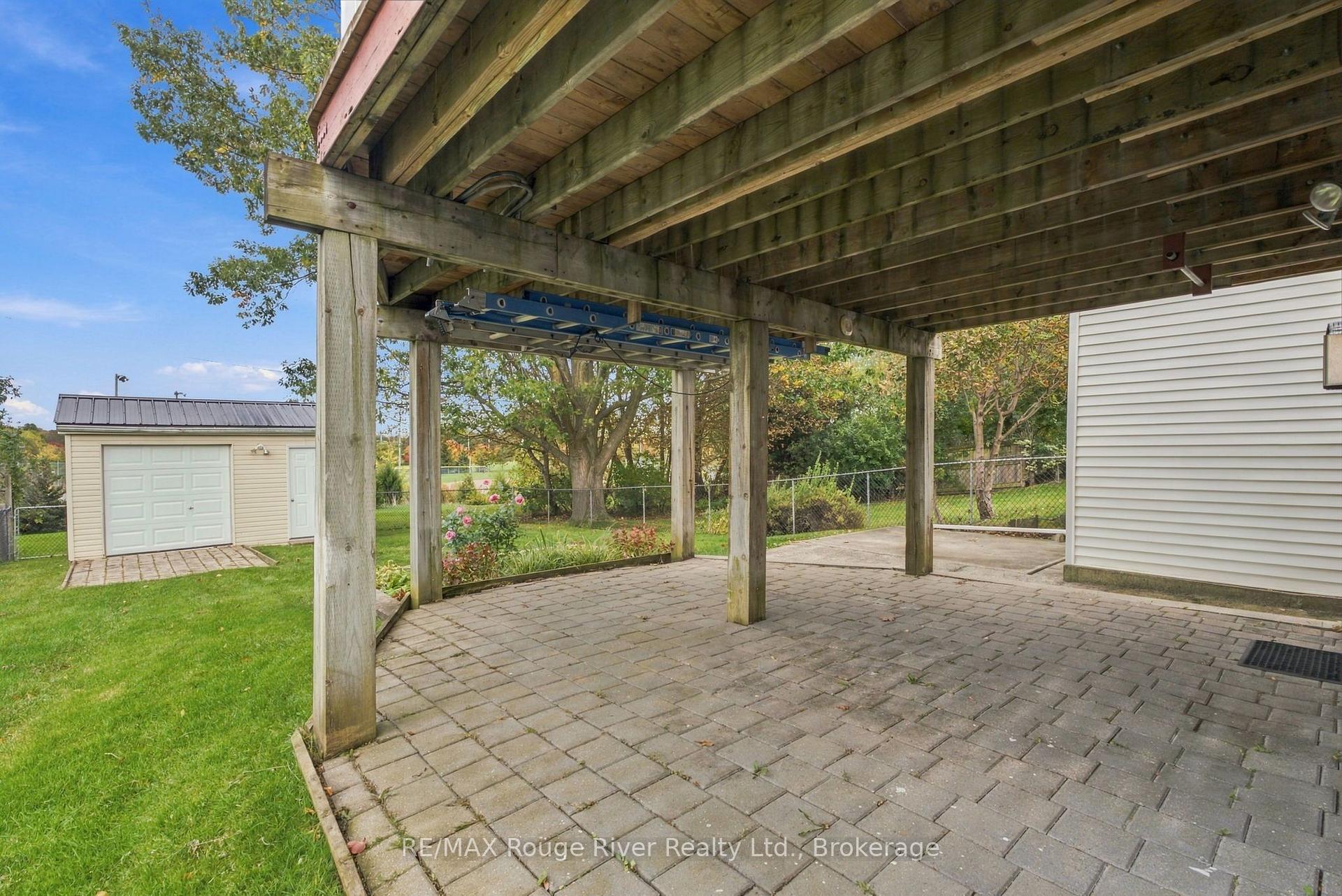 Photo 37 of 709 Athol Street, Whitby, Downtown Whitby — HOMEH