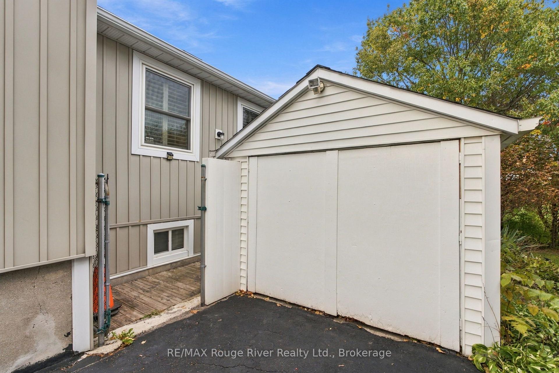 Photo 39 of 709 Athol Street, Whitby, Downtown Whitby — HOMEH