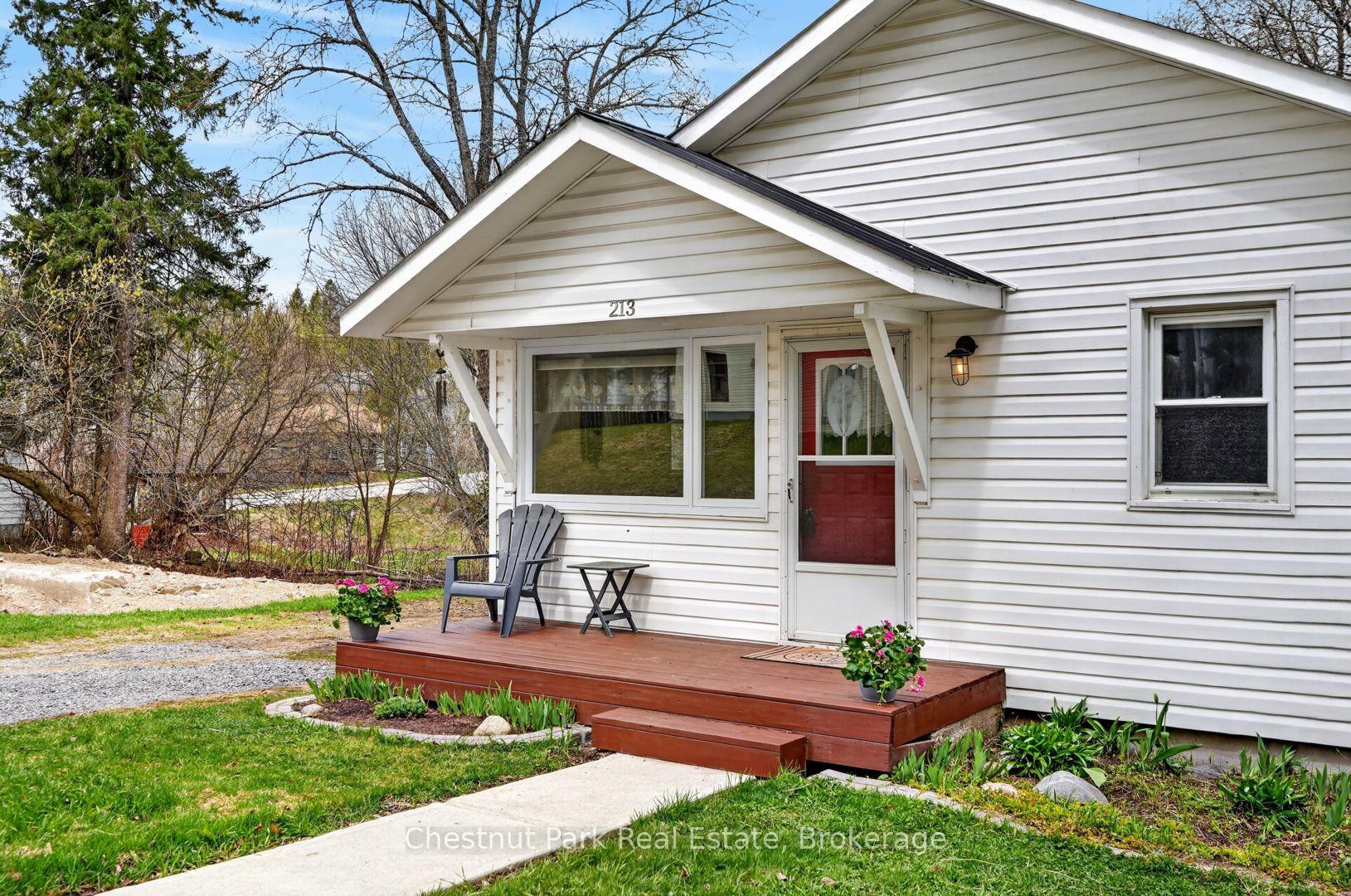 Photo 2 of 213 Yonge Street, Burk's Falls — HOMEH