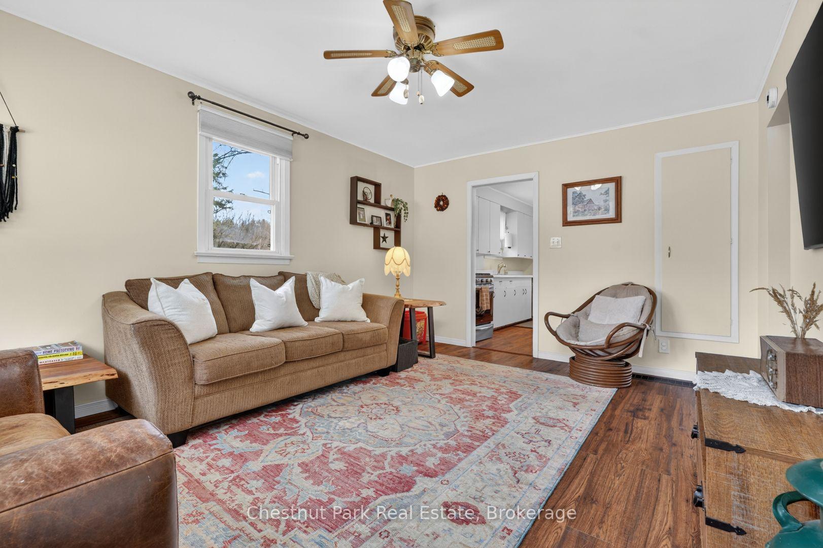 Photo 7 of 213 Yonge Street, Burk's Falls — HOMEH