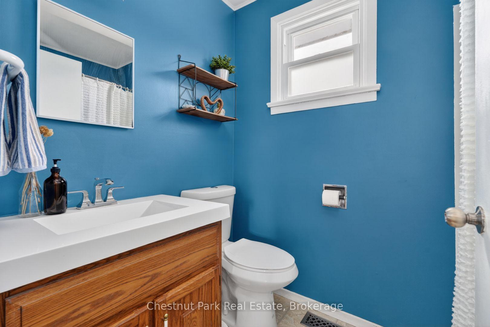 Photo 15 of 213 Yonge Street, Burk's Falls — HOMEH