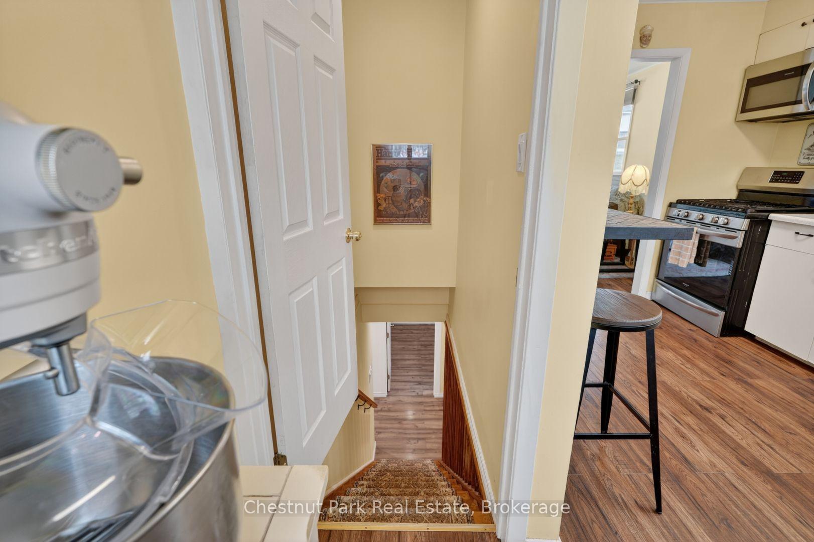 Photo 16 of 213 Yonge Street, Burk's Falls — HOMEH