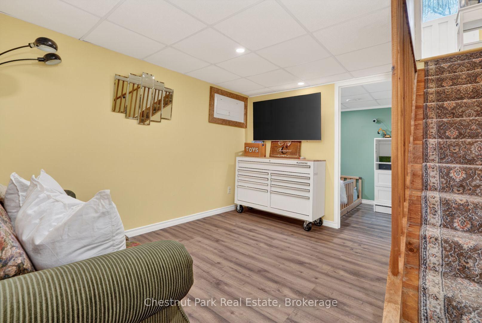 Photo 17 of 213 Yonge Street, Burk's Falls — HOMEH