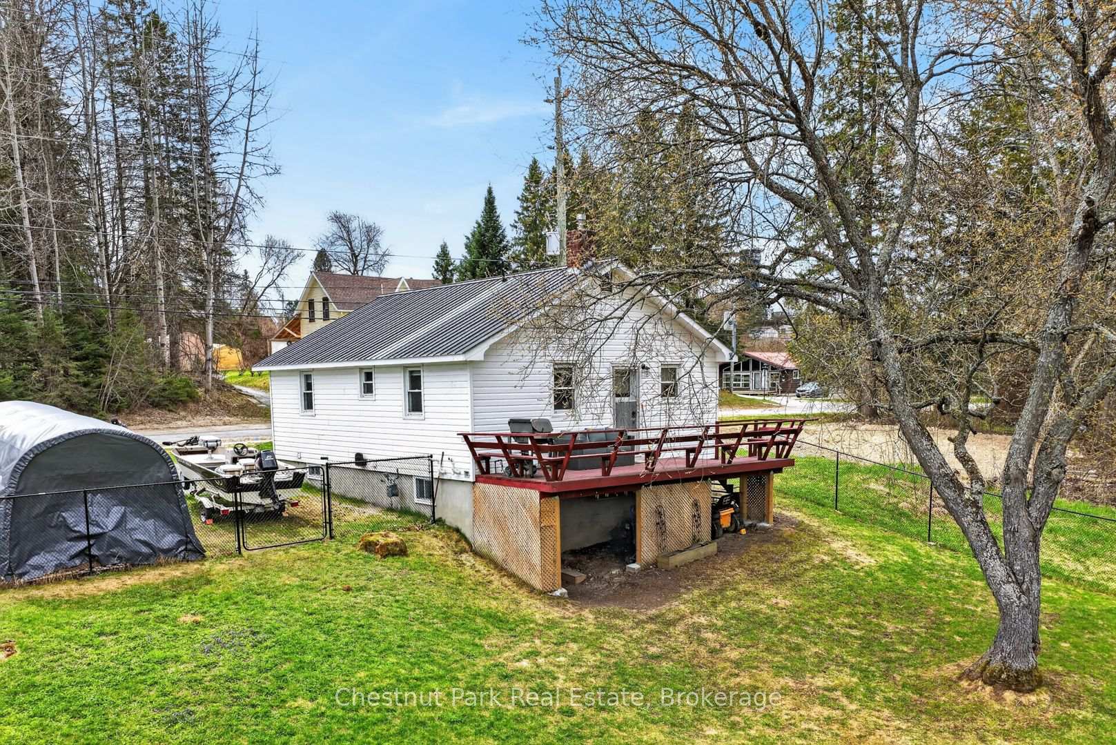 Photo 29 of 213 Yonge Street, Burk's Falls — HOMEH